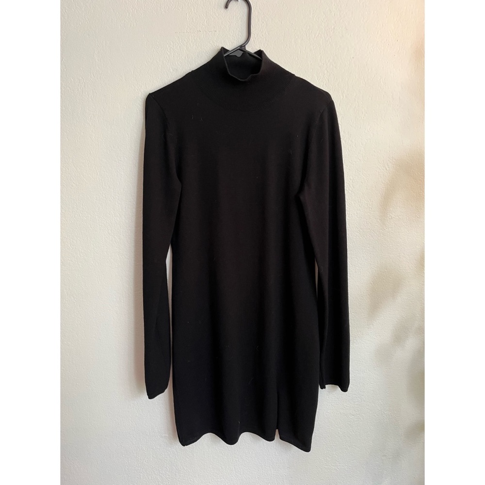 Reformation x Camille Rowe Naiya mockneck wool sweater dress, like new! 🖤